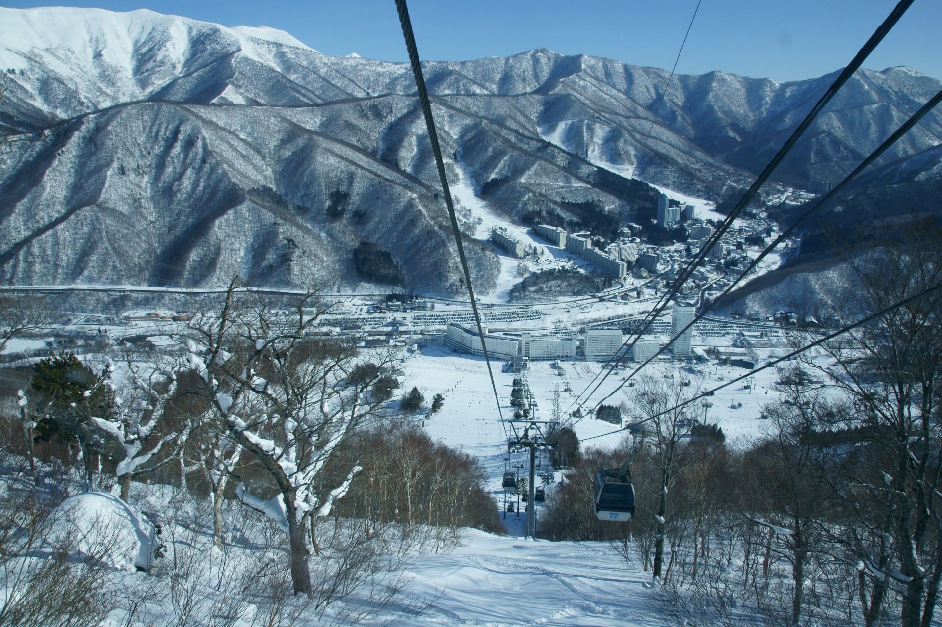 Views of Naeba from the lift