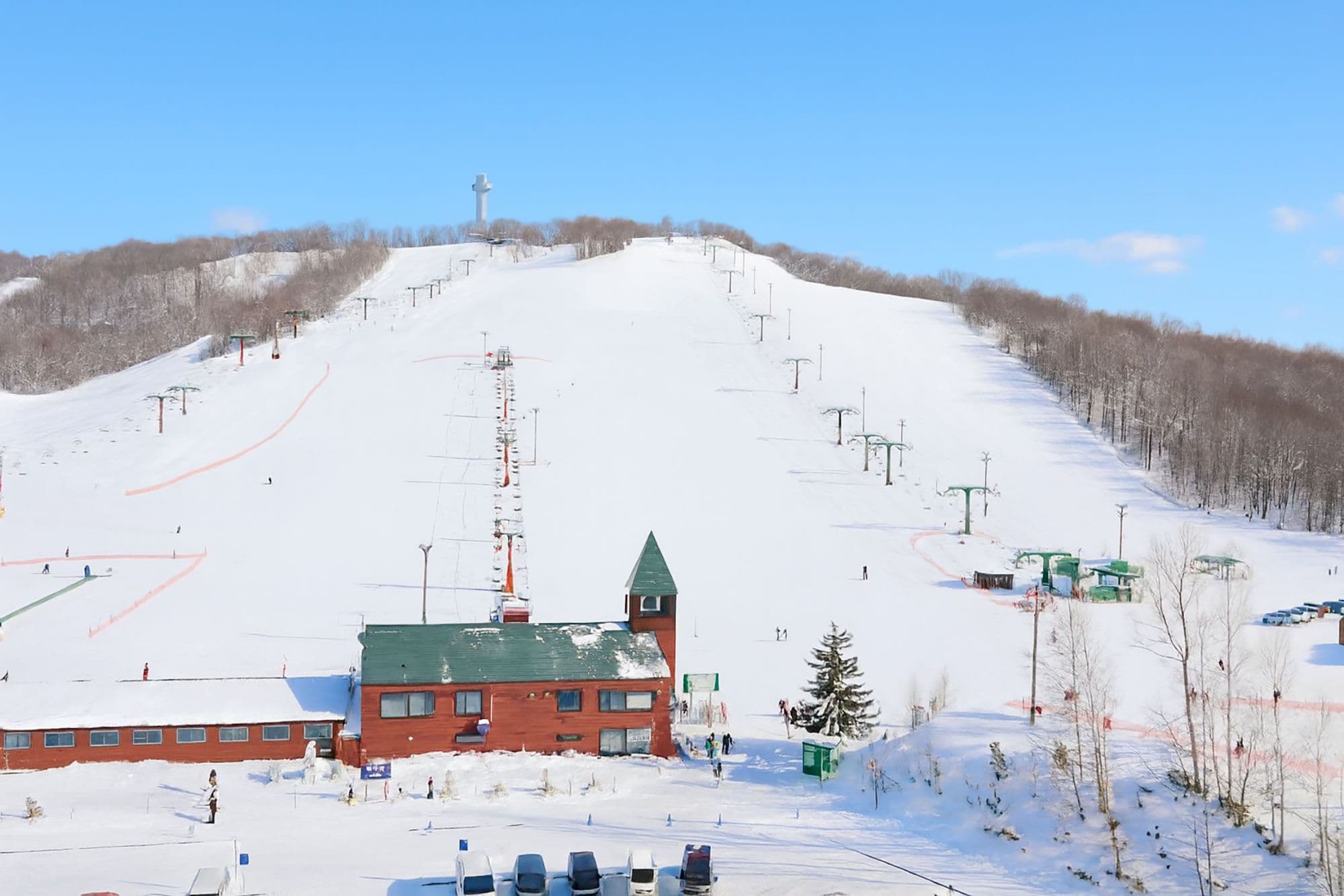 City lights, quick hits, and night-ski smiles